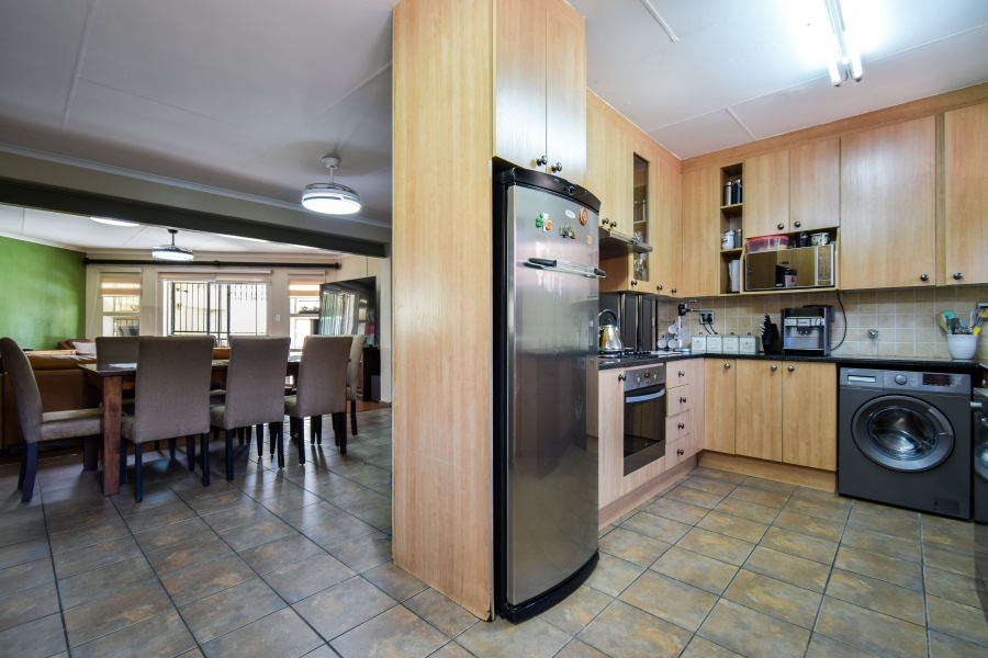 5 Bedroom Property for Sale in Garsfontein Gauteng