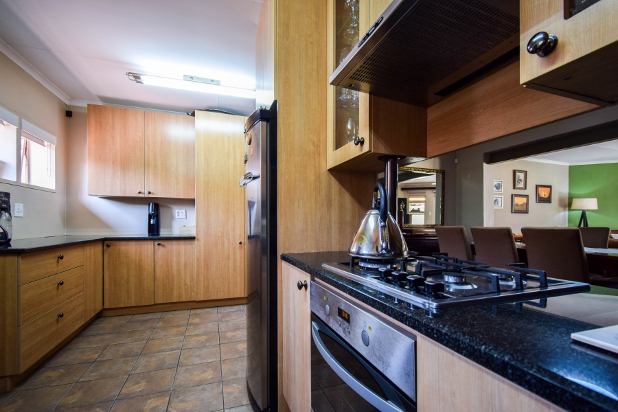 5 Bedroom Property for Sale in Garsfontein Gauteng