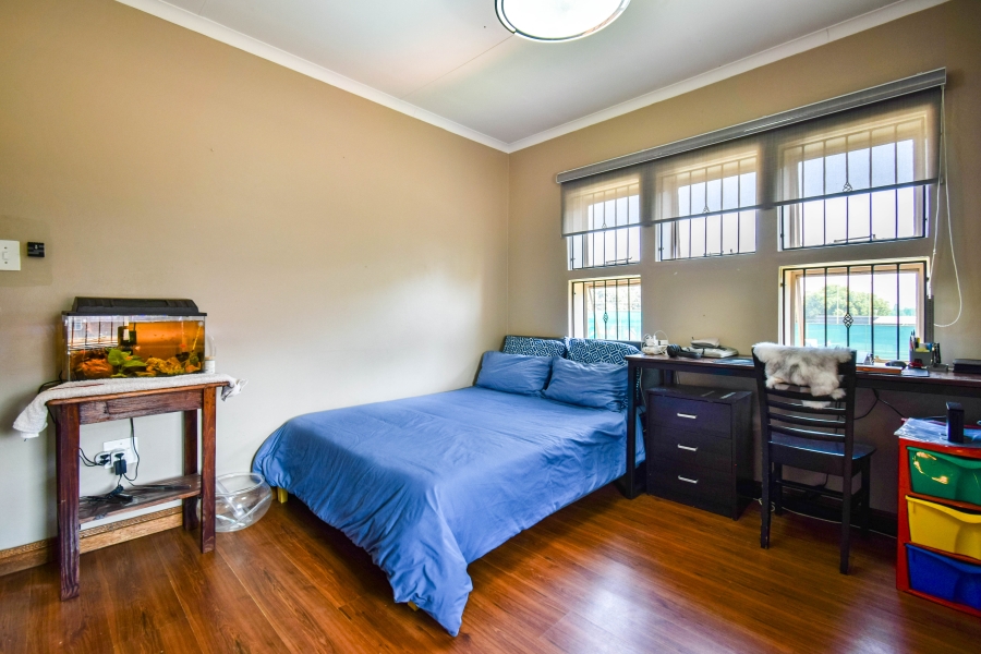 5 Bedroom Property for Sale in Garsfontein Gauteng