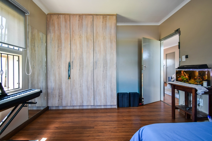 5 Bedroom Property for Sale in Garsfontein Gauteng