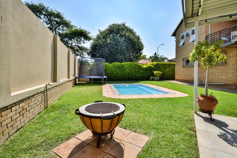 5 Bedroom Property for Sale in Garsfontein Gauteng