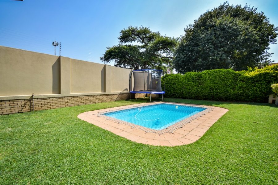 5 Bedroom Property for Sale in Garsfontein Gauteng