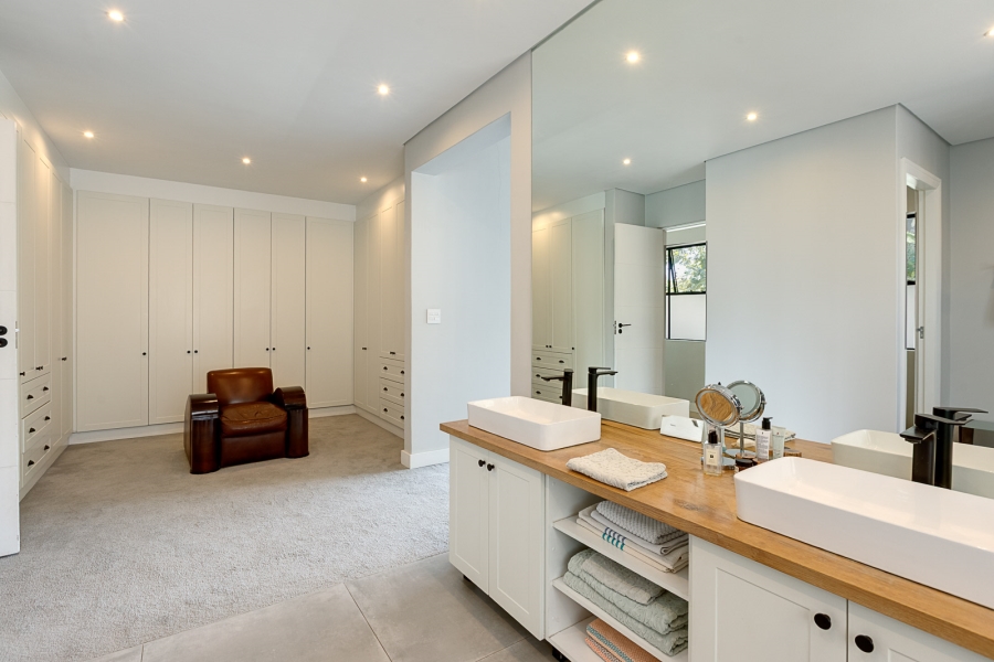 5 Bedroom Property for Sale in Parktown North Gauteng