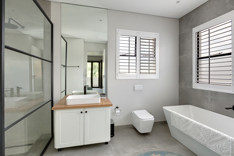 5 Bedroom Property for Sale in Parktown North Gauteng