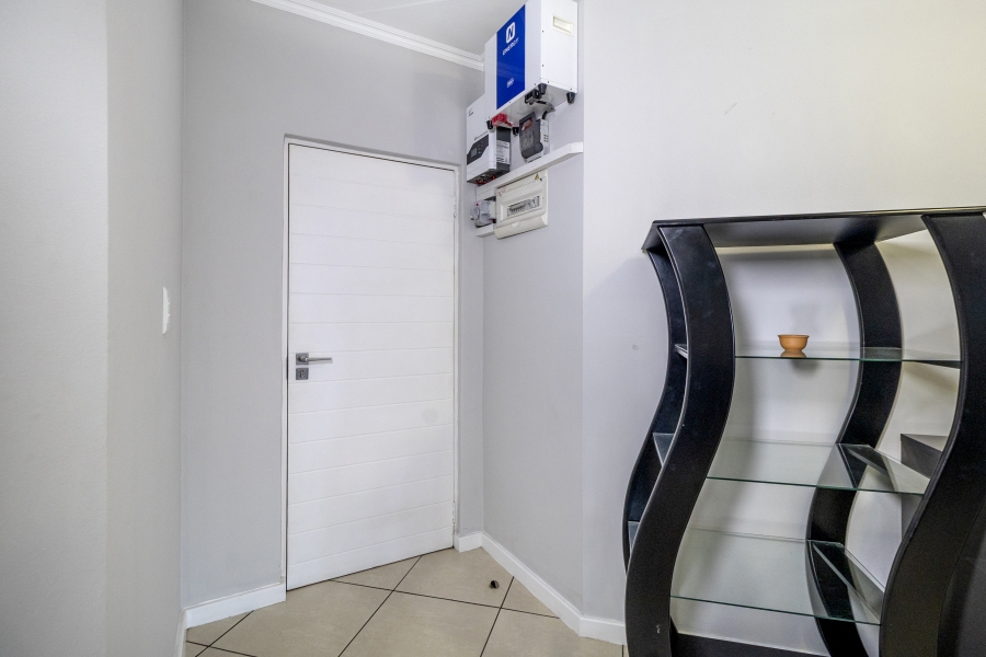 2 Bedroom Property for Sale in Greenstone Crest Gauteng