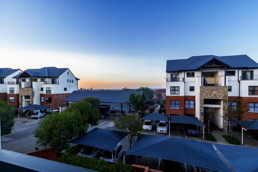 2 Bedroom Property for Sale in Greenstone Crest Gauteng