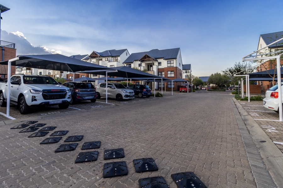 2 Bedroom Property for Sale in Greenstone Crest Gauteng
