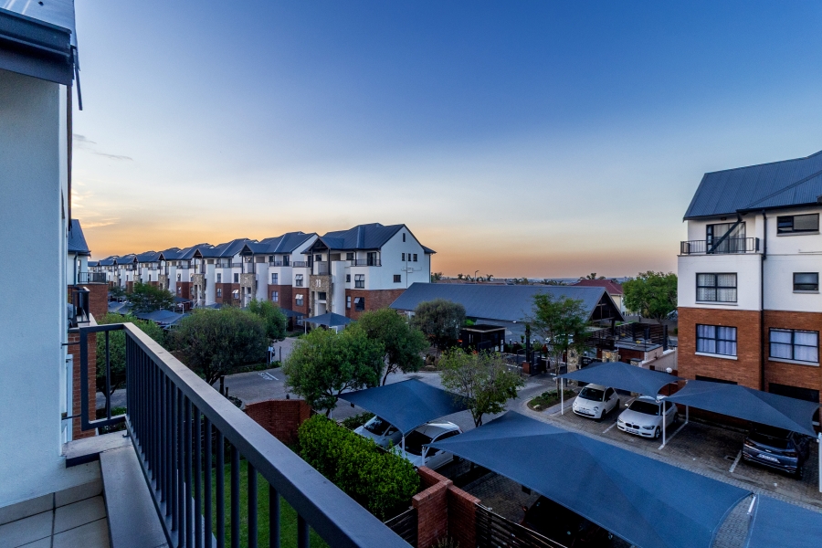 2 Bedroom Property for Sale in Greenstone Crest Gauteng