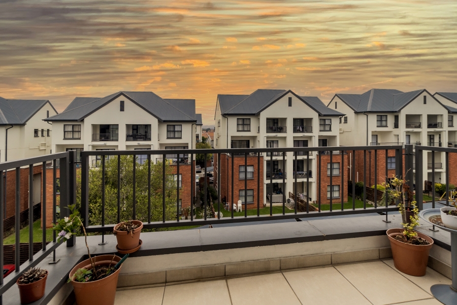 2 Bedroom Property for Sale in Greenstone Crest Gauteng