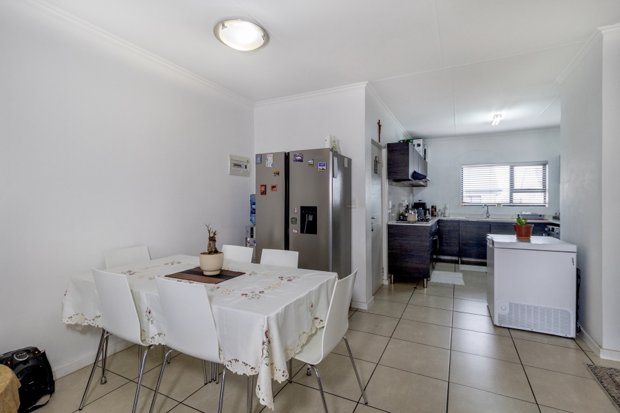 2 Bedroom Property for Sale in Greenstone Crest Gauteng