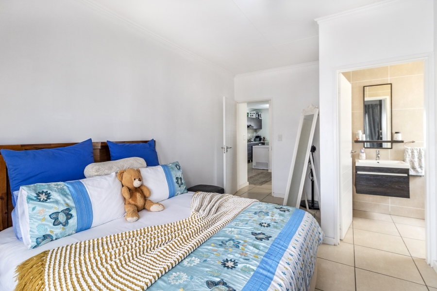 2 Bedroom Property for Sale in Greenstone Crest Gauteng