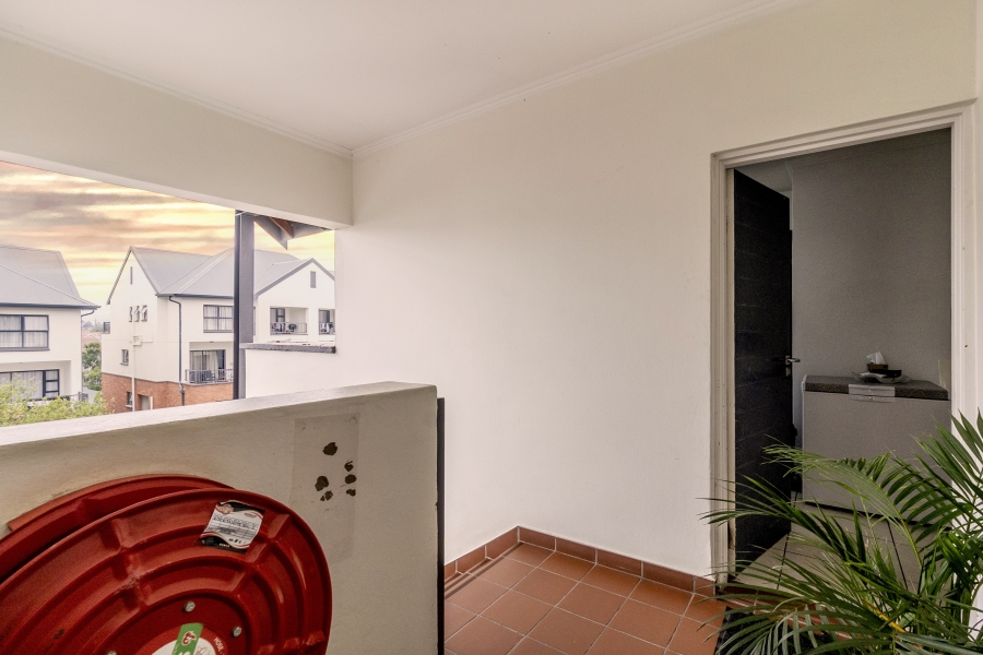 2 Bedroom Property for Sale in Greenstone Crest Gauteng