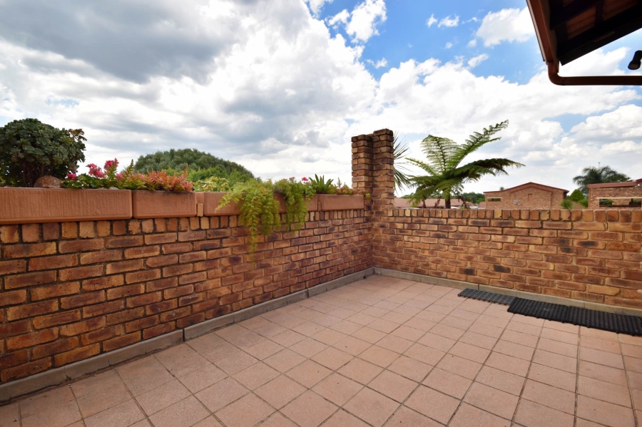 2 Bedroom Property for Sale in Bromhof Gauteng