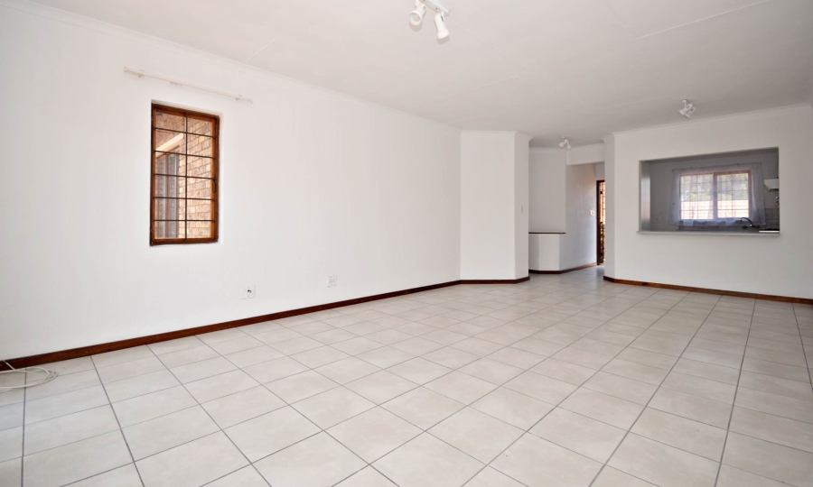 2 Bedroom Property for Sale in Bromhof Gauteng