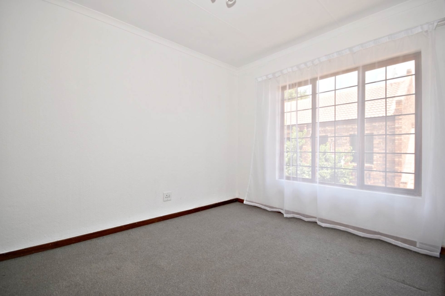 2 Bedroom Property for Sale in Bromhof Gauteng