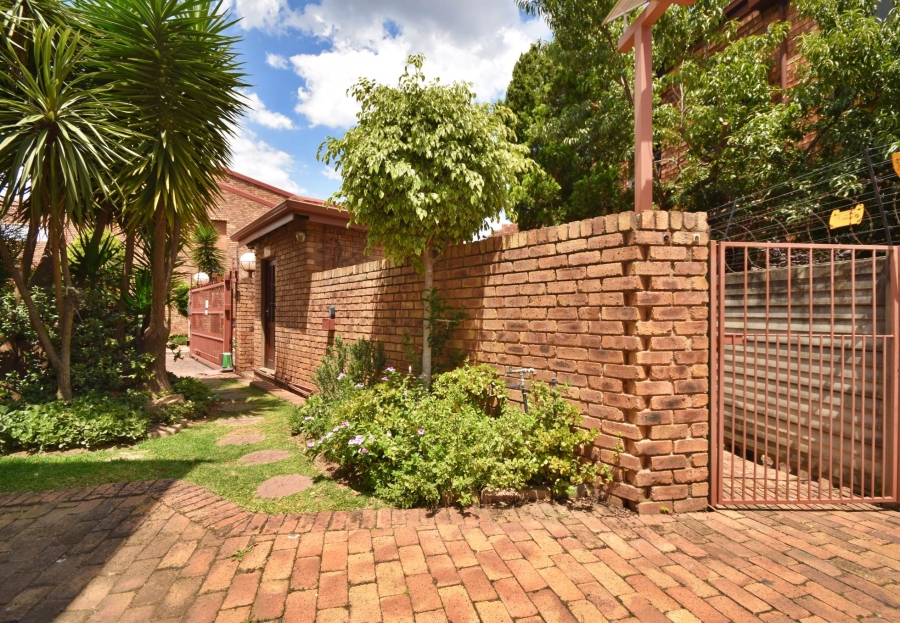 2 Bedroom Property for Sale in Bromhof Gauteng