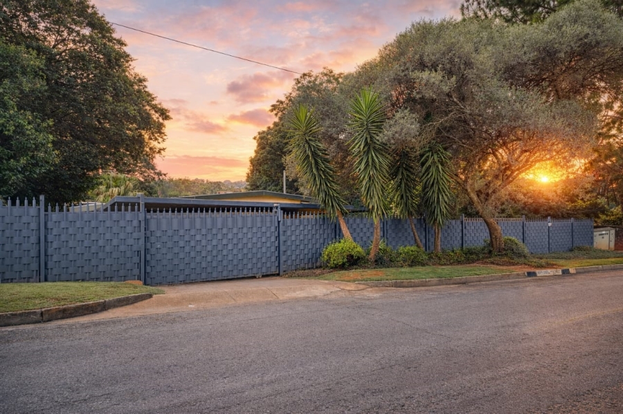 4 Bedroom Property for Sale in Helderkruin Gauteng