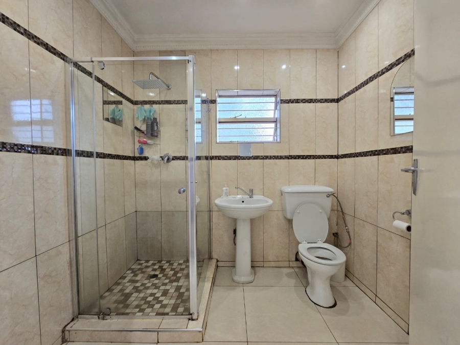 4 Bedroom Property for Sale in Helderkruin Gauteng