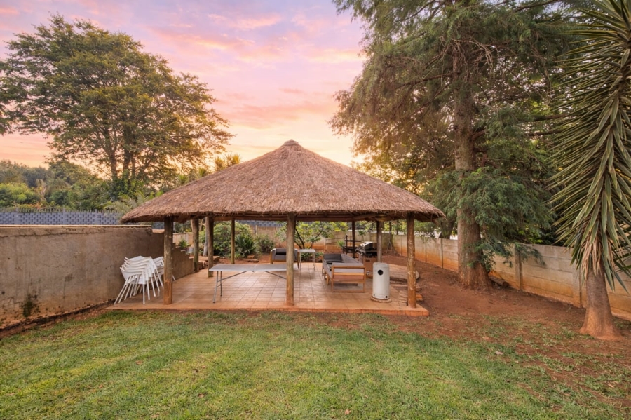 4 Bedroom Property for Sale in Helderkruin Gauteng