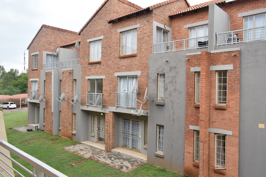 2 Bedroom Property for Sale in The Orchards Gauteng