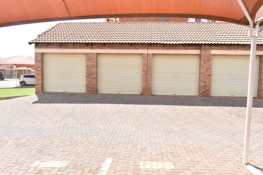 2 Bedroom Property for Sale in The Orchards Gauteng