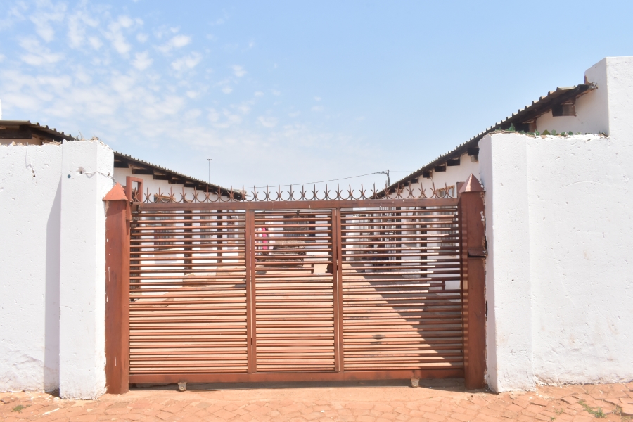 11 Bedroom Property for Sale in Soshanguve South Ext 4 Gauteng