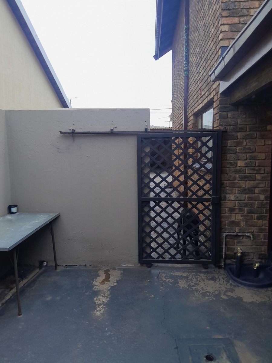 4 Bedroom Property for Sale in Eersterust Gauteng