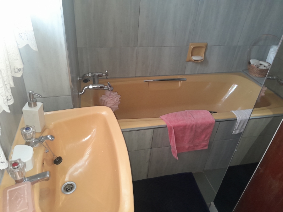 4 Bedroom Property for Sale in Eersterust Gauteng