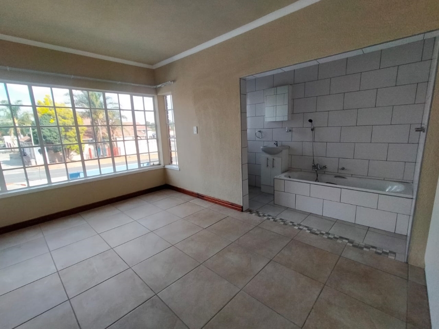 2 Bedroom Property for Sale in Greenhills Gauteng