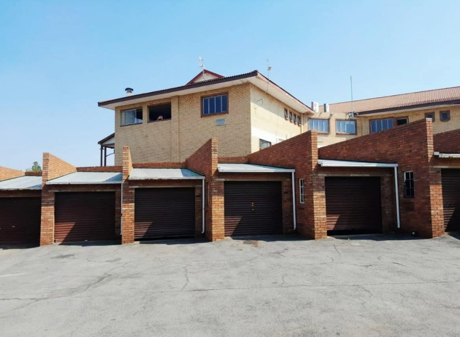2 Bedroom Property for Sale in Greenhills Gauteng