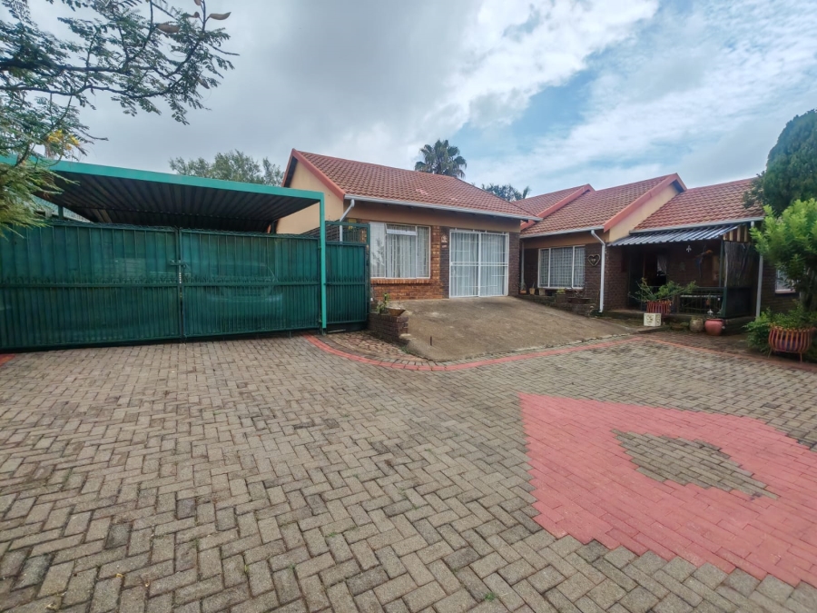 3 Bedroom Property for Sale in Rant En Dal Gauteng