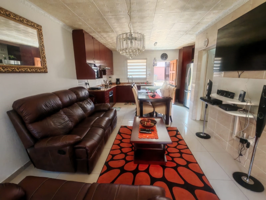 3 Bedroom Property for Sale in Wilgeheuwel Gauteng