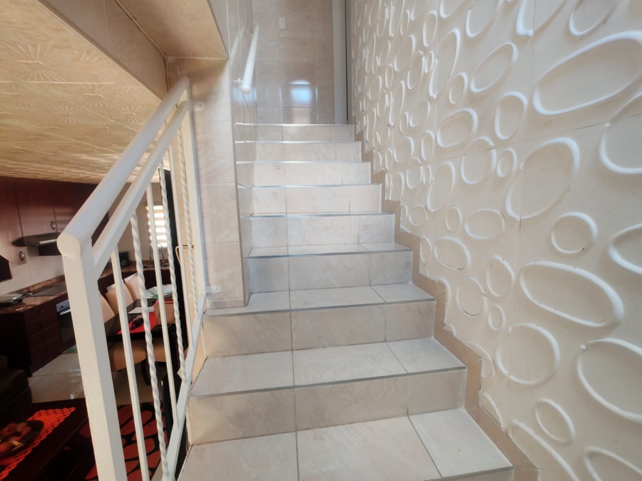 3 Bedroom Property for Sale in Wilgeheuwel Gauteng