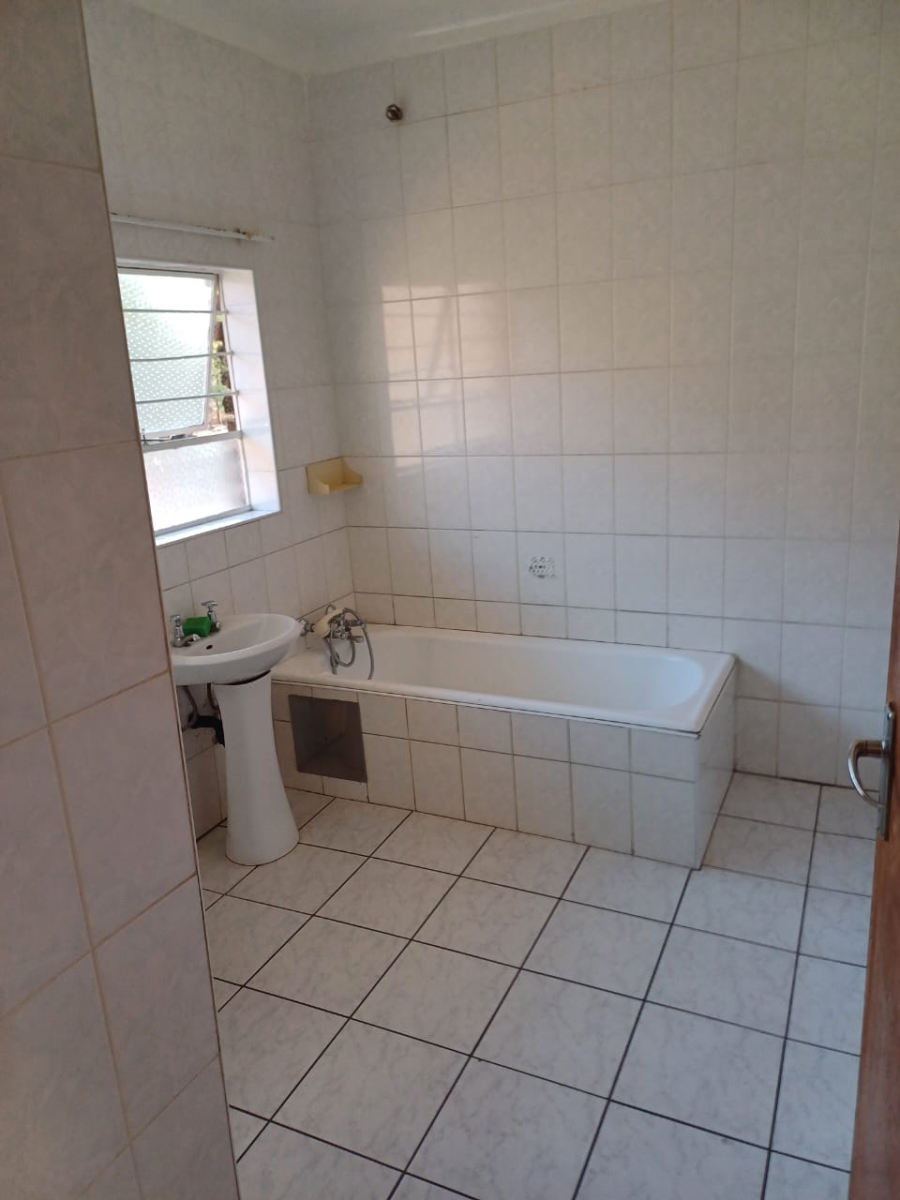 2 Bedroom Property for Sale in Wentworth Park Gauteng