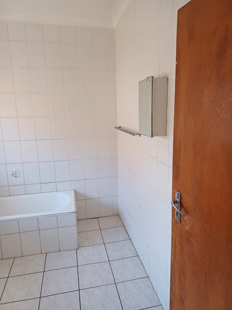 2 Bedroom Property for Sale in Wentworth Park Gauteng