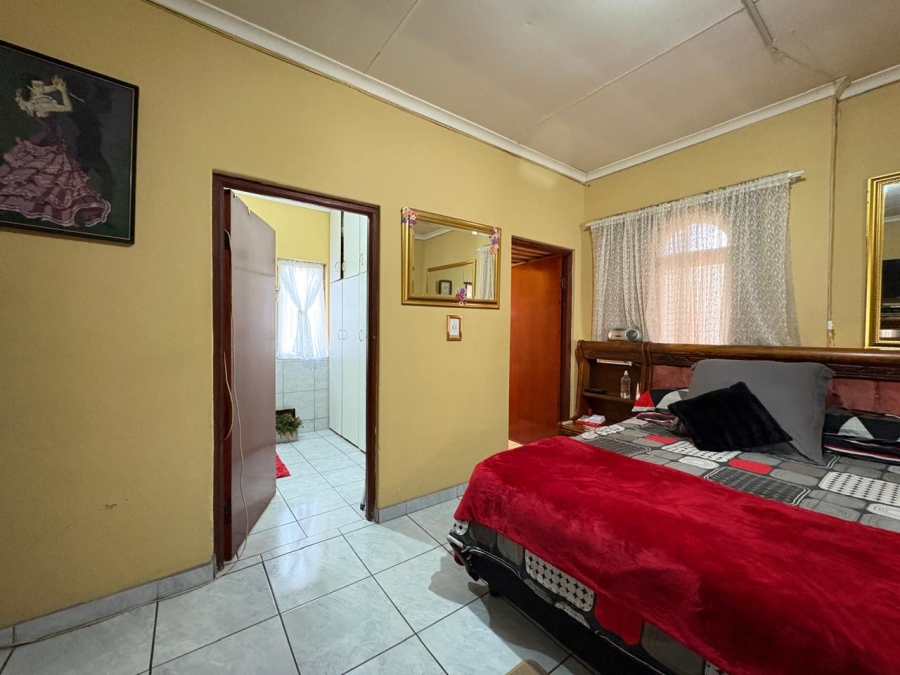 8 Bedroom Property for Sale in Rand Collieries Gauteng