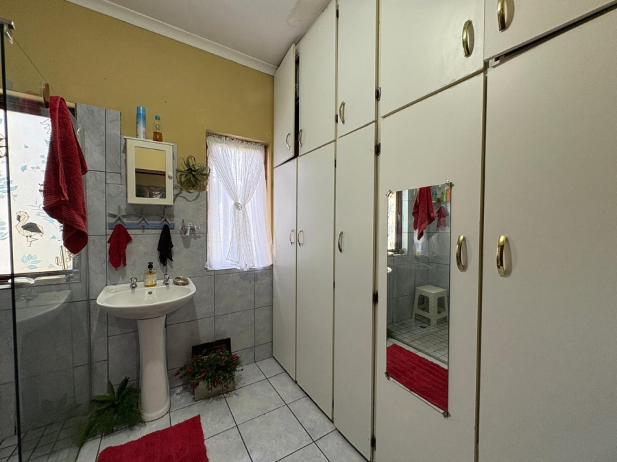 8 Bedroom Property for Sale in Rand Collieries Gauteng