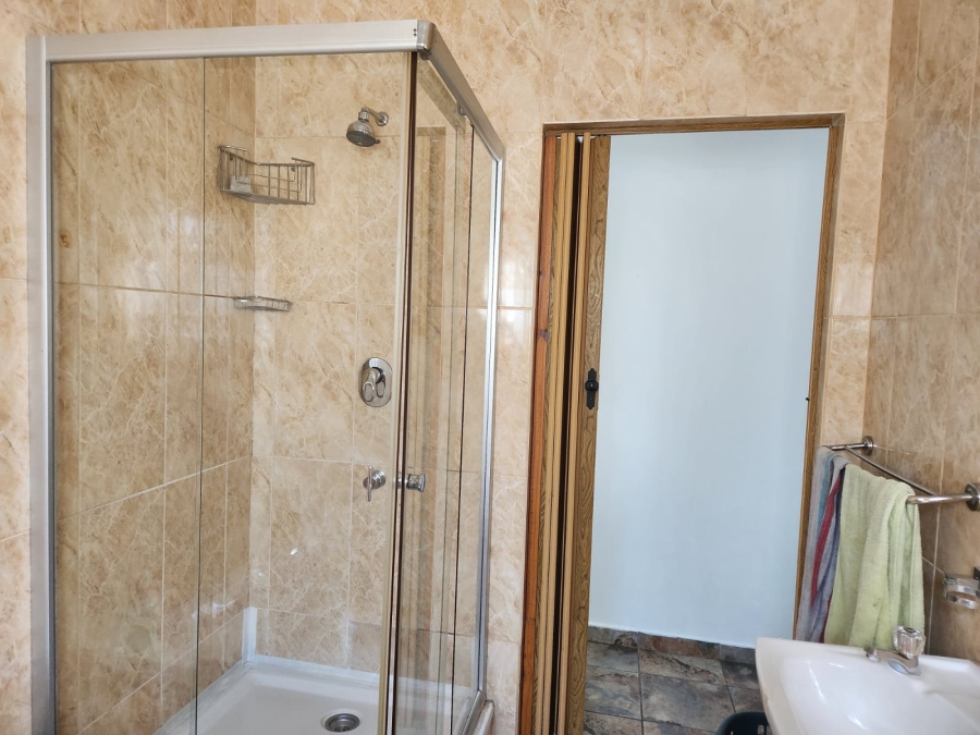 To Let 1 Bedroom Property for Rent in Hurlingham Manor Gauteng