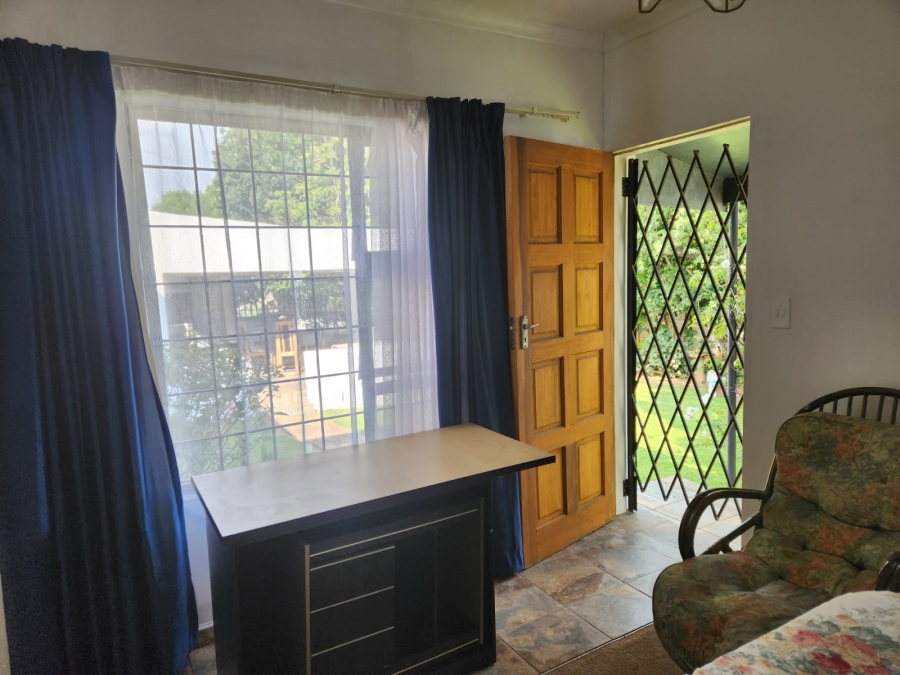 To Let 1 Bedroom Property for Rent in Hurlingham Manor Gauteng