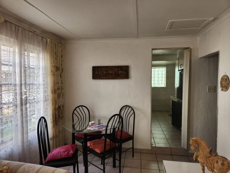To Let 1 Bedroom Property for Rent in Hurlingham Manor Gauteng