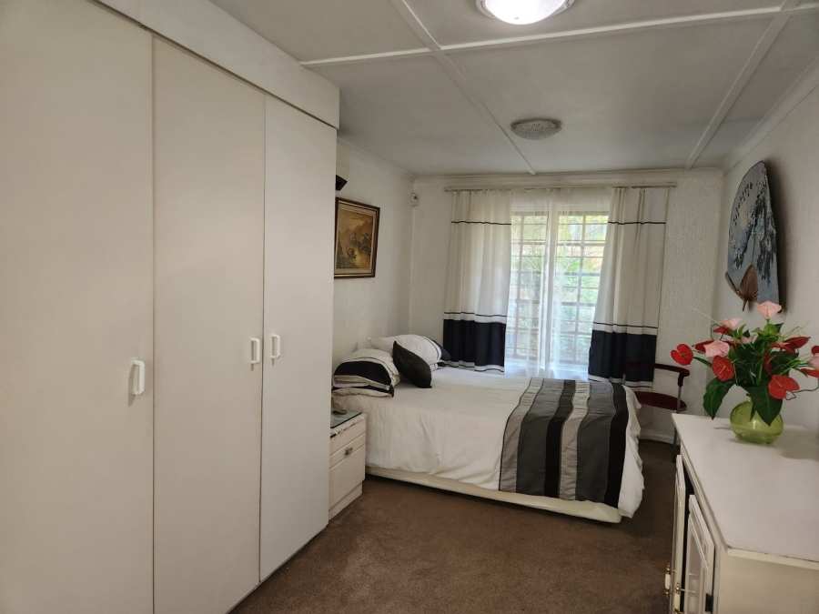 To Let 1 Bedroom Property for Rent in Hurlingham Manor Gauteng