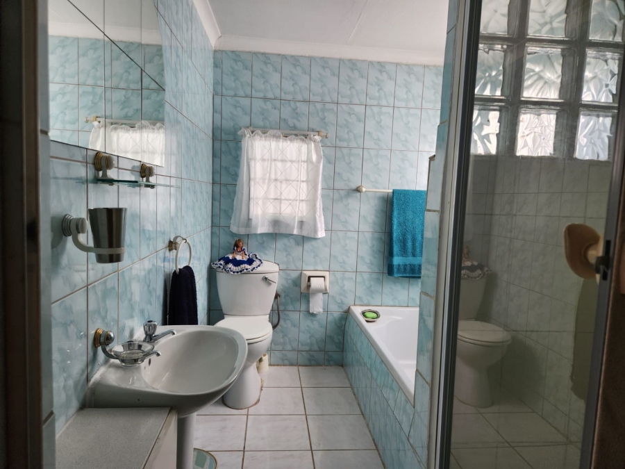 To Let 1 Bedroom Property for Rent in Hurlingham Manor Gauteng