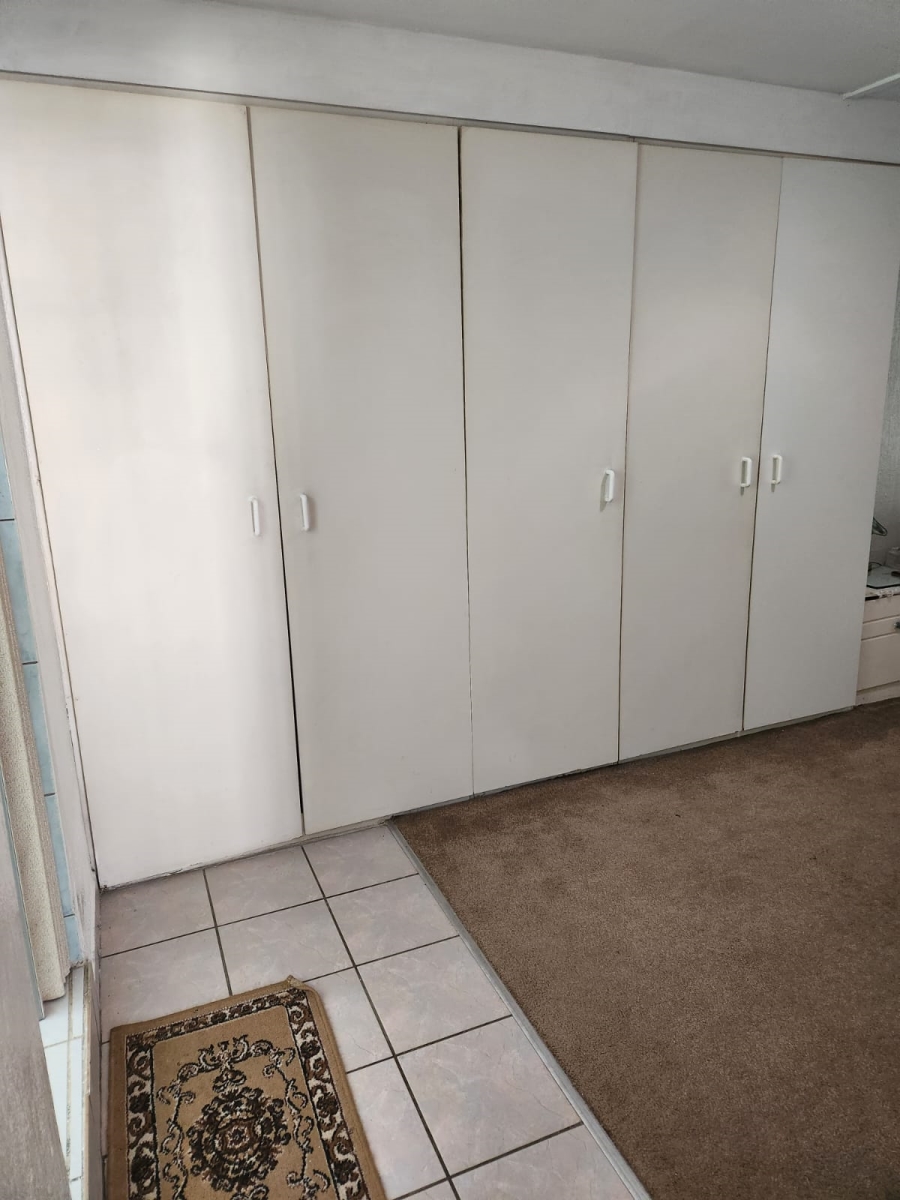 To Let 1 Bedroom Property for Rent in Hurlingham Manor Gauteng