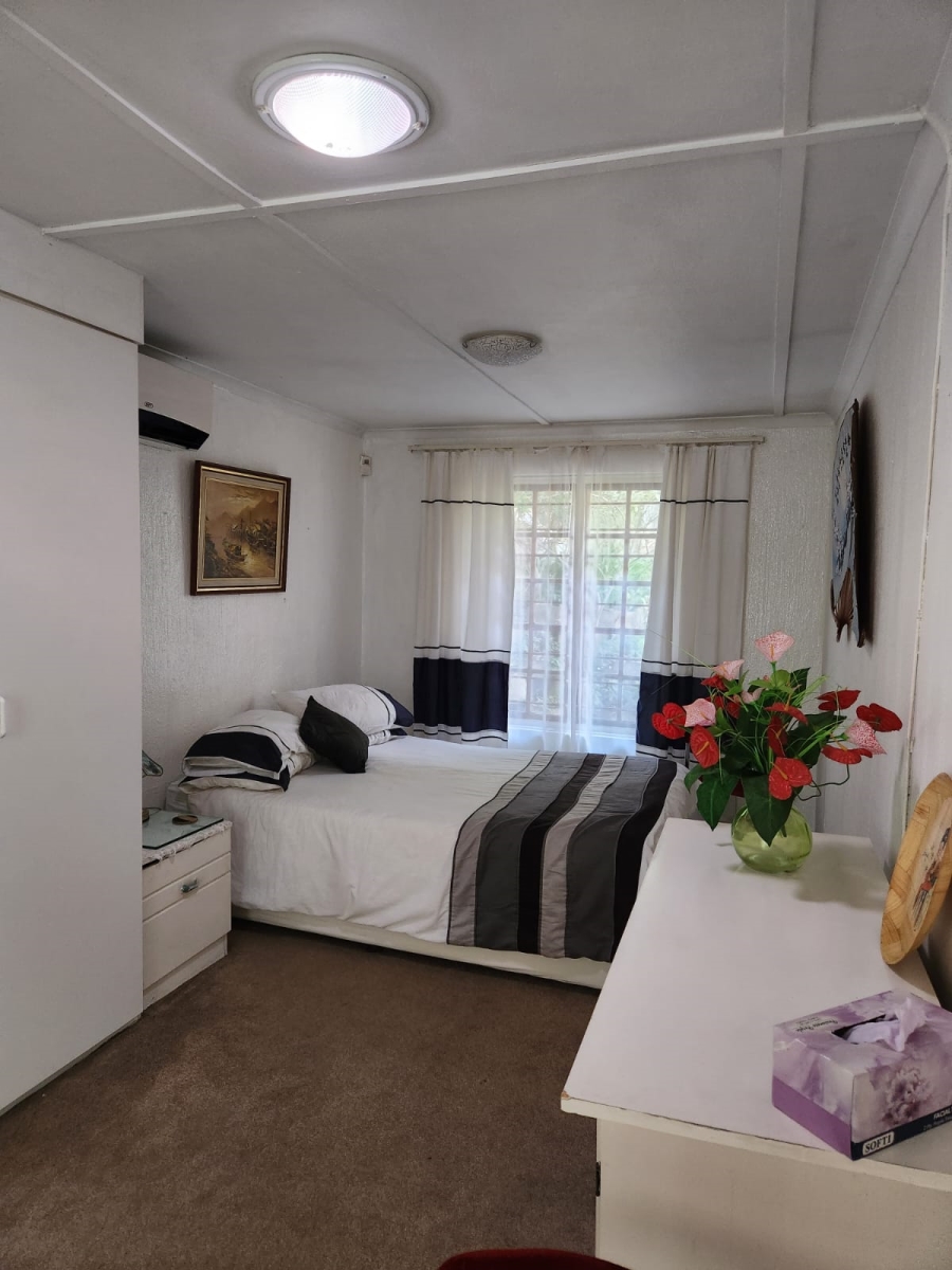 To Let 1 Bedroom Property for Rent in Hurlingham Manor Gauteng