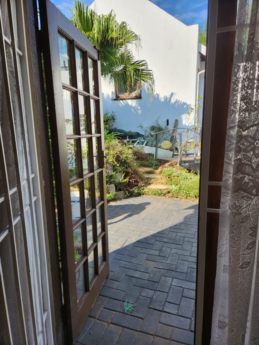 To Let 1 Bedroom Property for Rent in Hurlingham Manor Gauteng