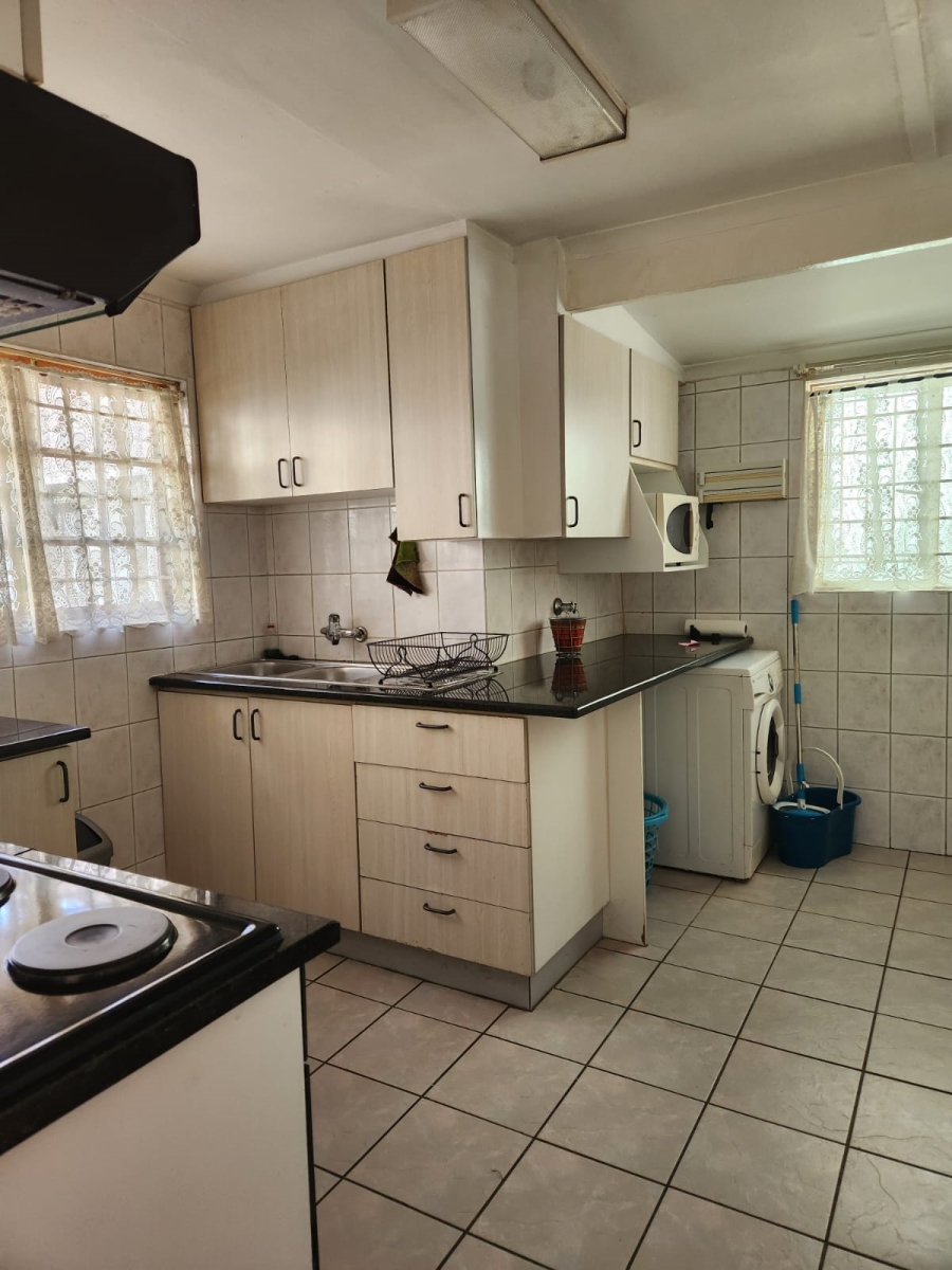 To Let 1 Bedroom Property for Rent in Hurlingham Manor Gauteng