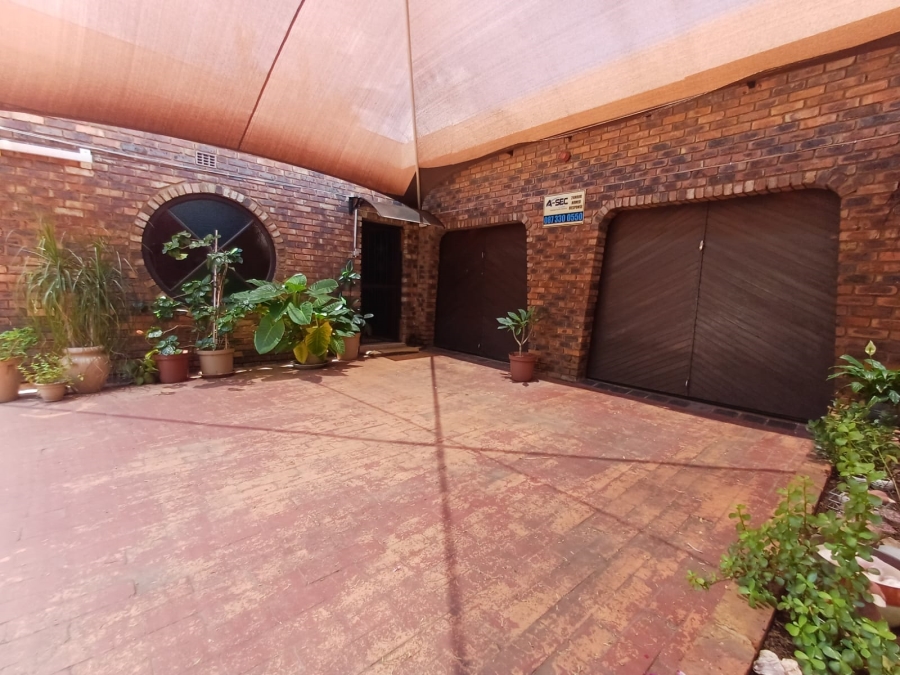 3 Bedroom Property for Sale in Flora Gardens Gauteng
