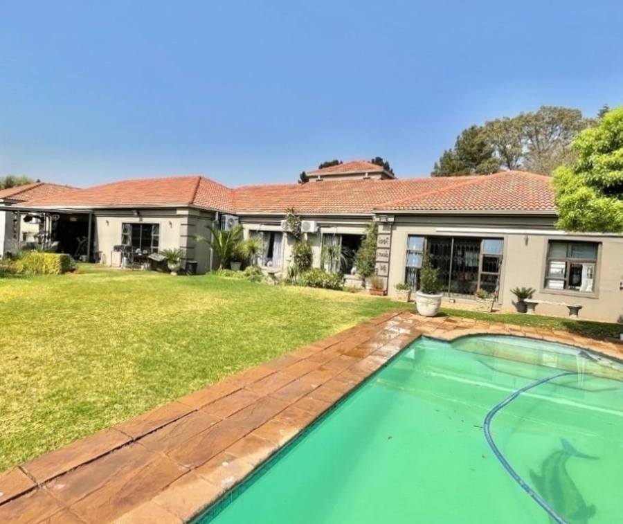5 Bedroom Property for Sale in Vanderbijlpark SW 5 Gauteng