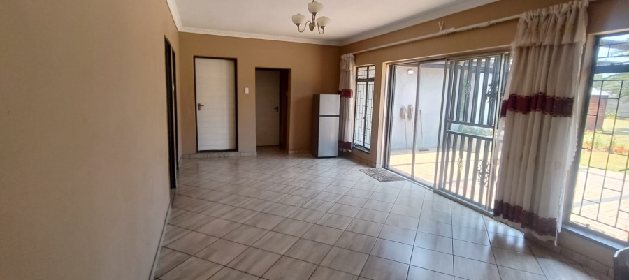 9 Bedroom Property for Sale in Bedworth Park Gauteng