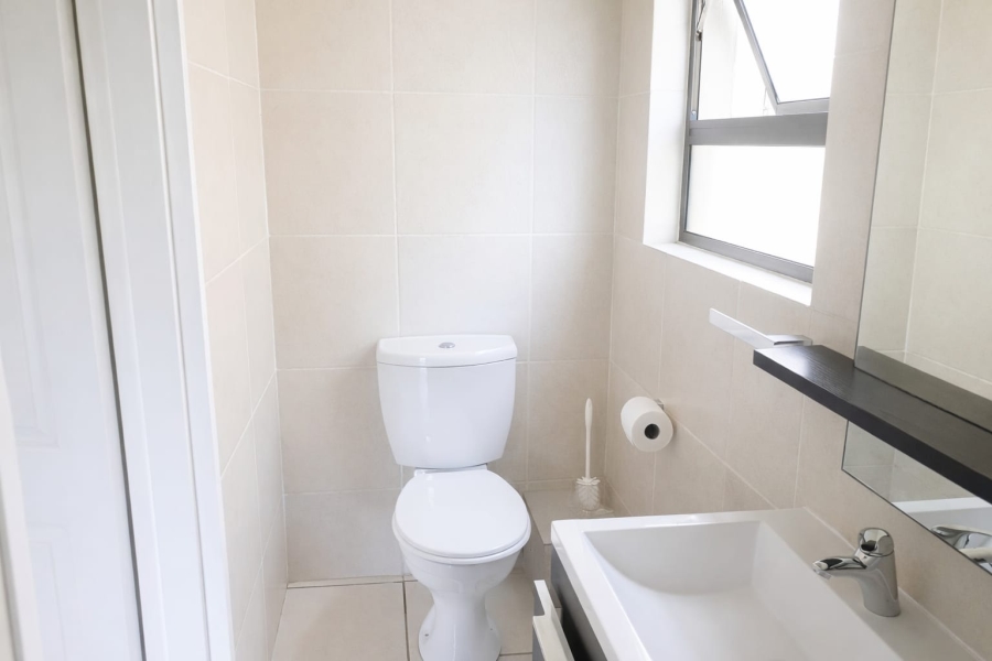 2 Bedroom Property for Sale in Noordwyk Gauteng